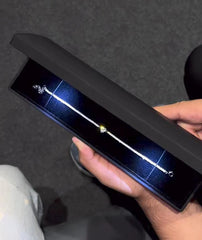 مجموعة أنيقة على شكل قلب 🌟🤍 | مع صندوق إضاءة فاخر 💖